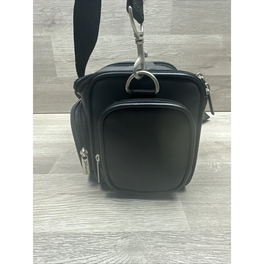 Targus‎ Black Leather Travel Camera Shoulder Bag With Strap - Multi Pocket Nice
